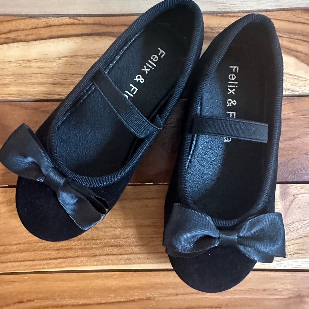Black Dress Shoes with Bow and Velvet finish toddler girl Felix & Flora